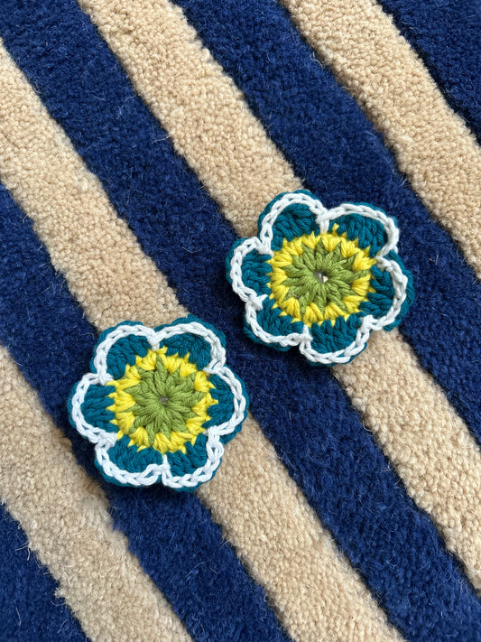 Crochet flower clip set