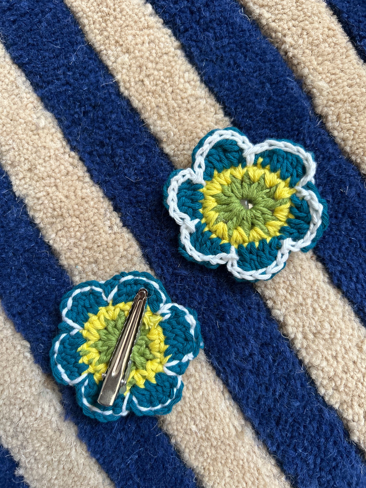 Crochet flower clip set