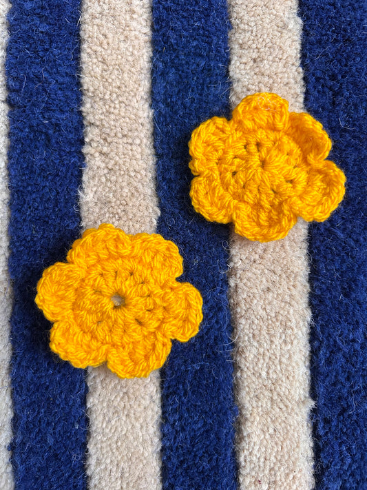 Crochet flower clip set