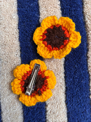 Crochet flower clip set