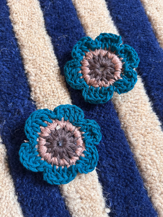 Crochet flower clip set